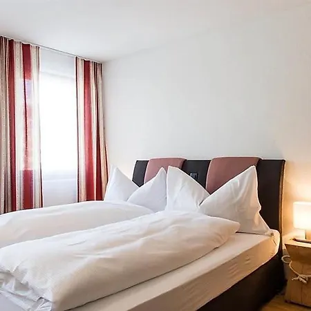 Sleeps 8 Wifi شقة *